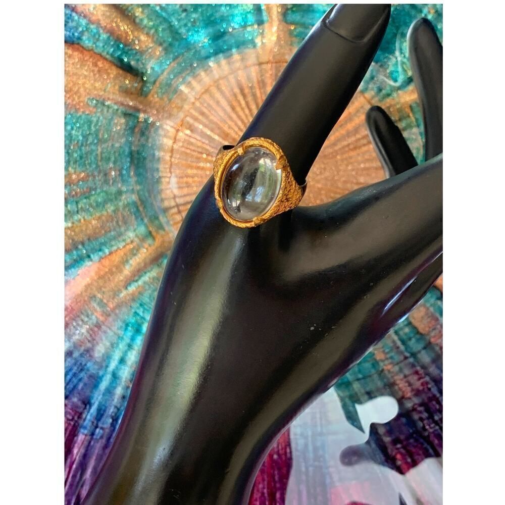Vintage Gray Oval cabochon set in Hammered Gold Statement ring, Unmarked